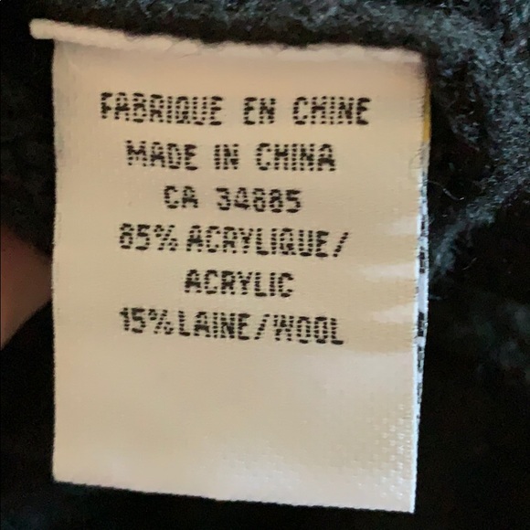 Fun sweater - Picture 4 of 4